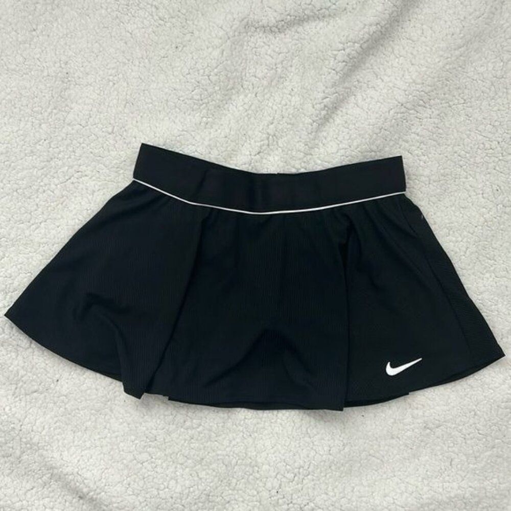 Nike Mini skirt Girls size L new with tags